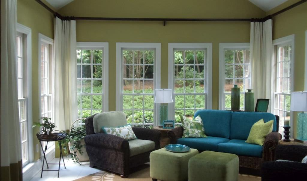 Image of: Small Sunroom Entryway