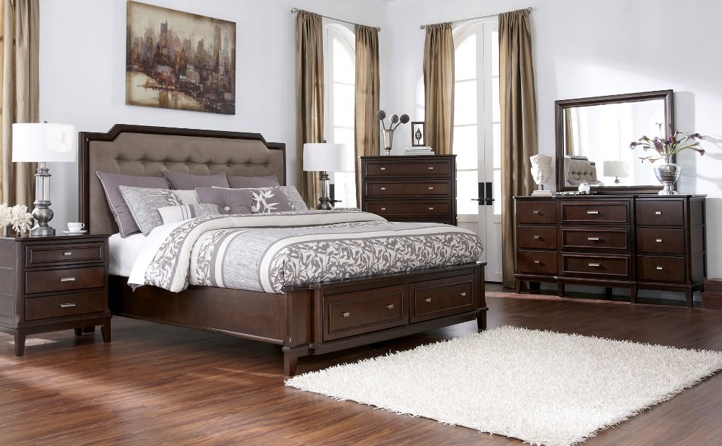 Image of: Upholstered King Bed With Drawers