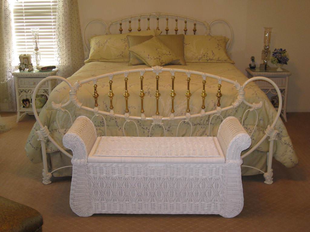 Image of: White Bedroom Furniture With Wicker Baskets