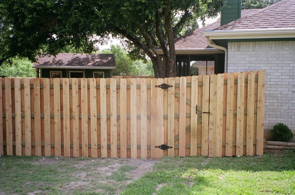 Image of: Wood Fence Designs