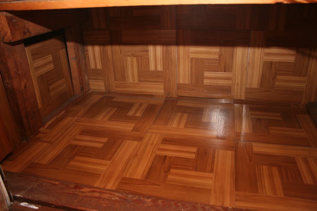 Image of: Wood Floor Paint Colors