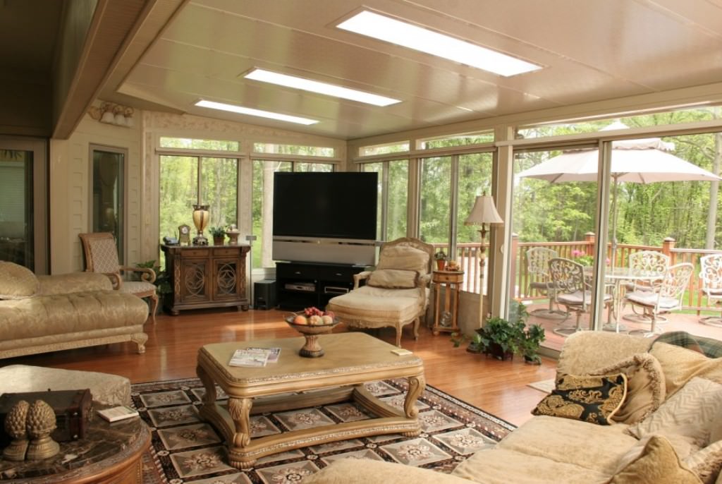Image of: Decorative Indoor Sunroom Furniture Sets