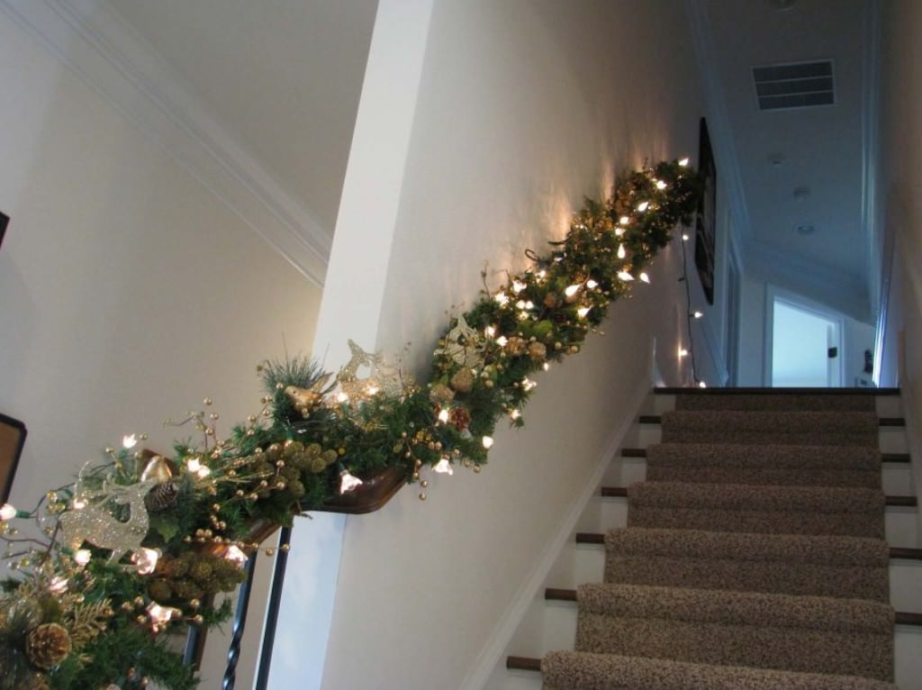 Image of: Decorative Stairwell Lighting Ideas