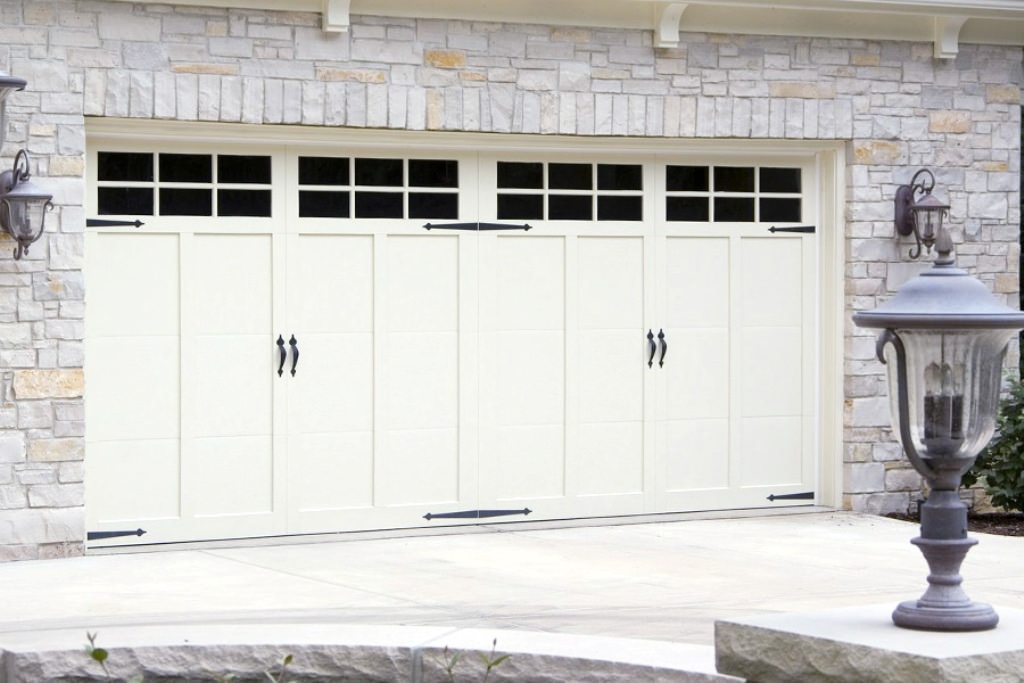 Image of: Fiberglass Garage Doors Designs