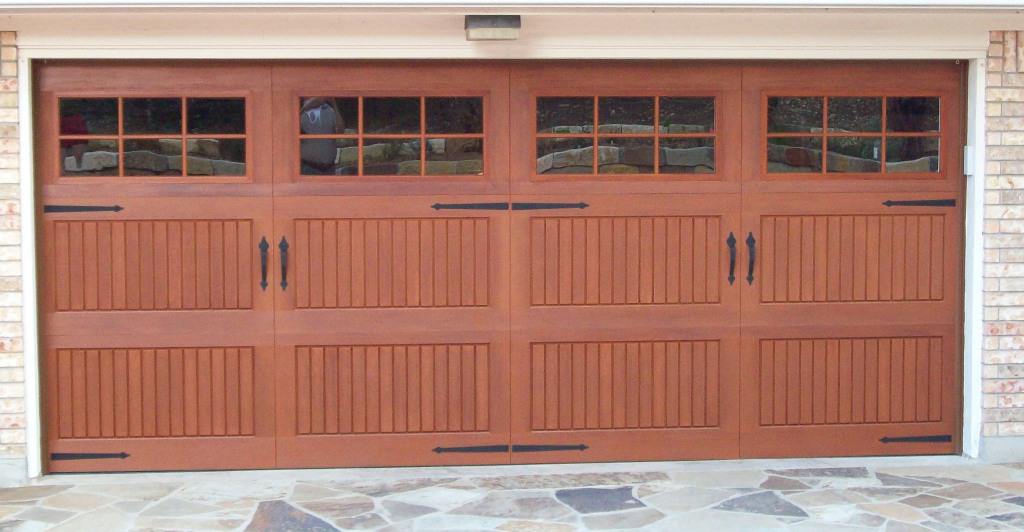Image of: Fiberglass Garage Doors That Look Like Wood