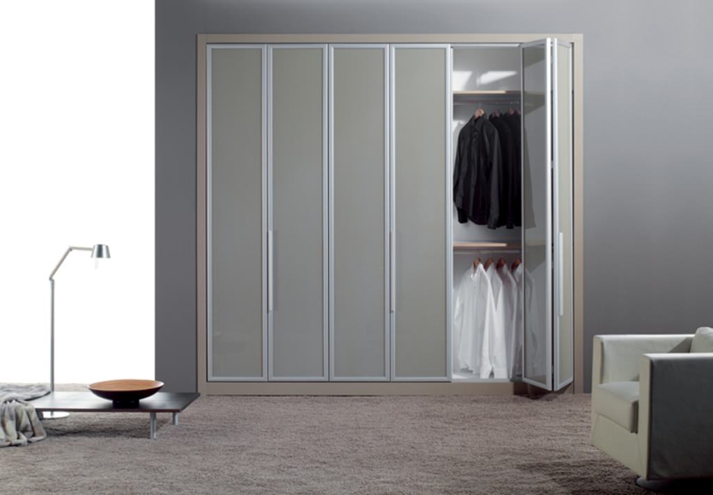 Image of: Folding Closet Doors For Bedrooms