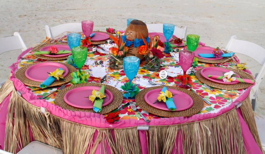 Image of: Hawaiian Decorations For Parties