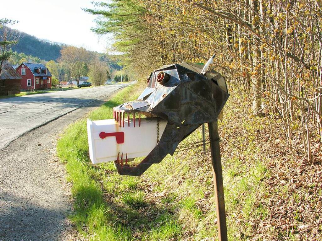 Image of: Scary Mailbox Designs Diy