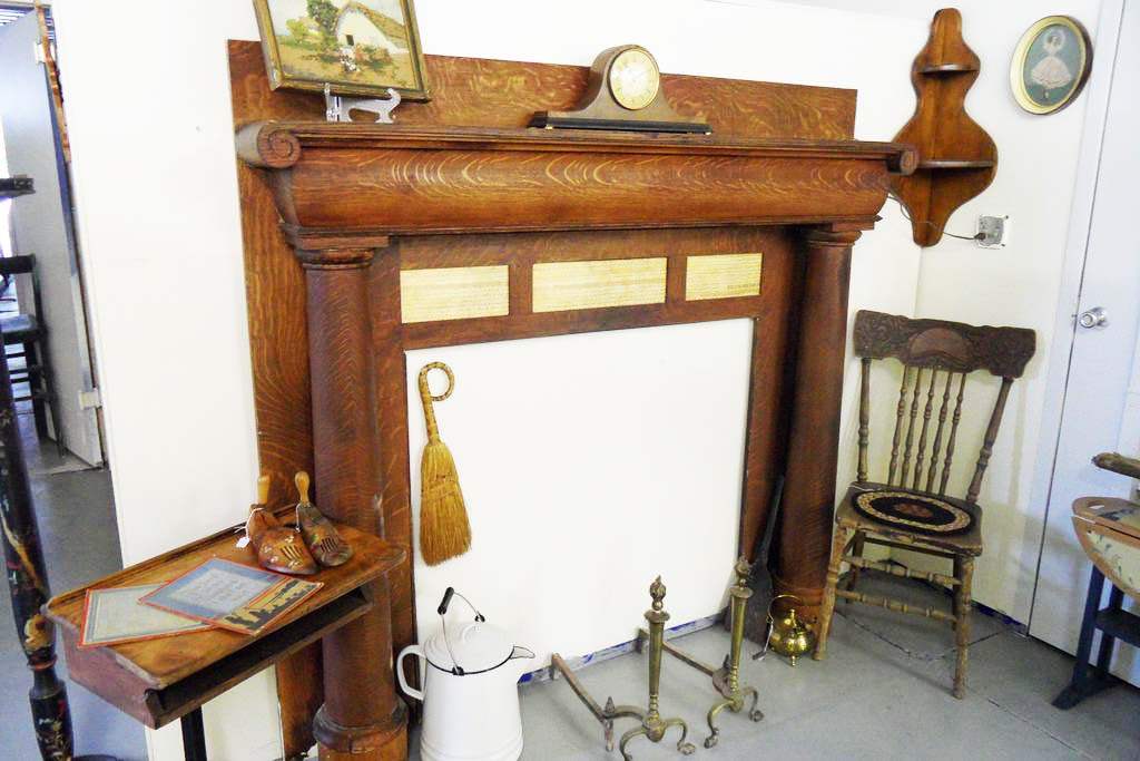Image of: Vintage Wood Fireplace Mantels