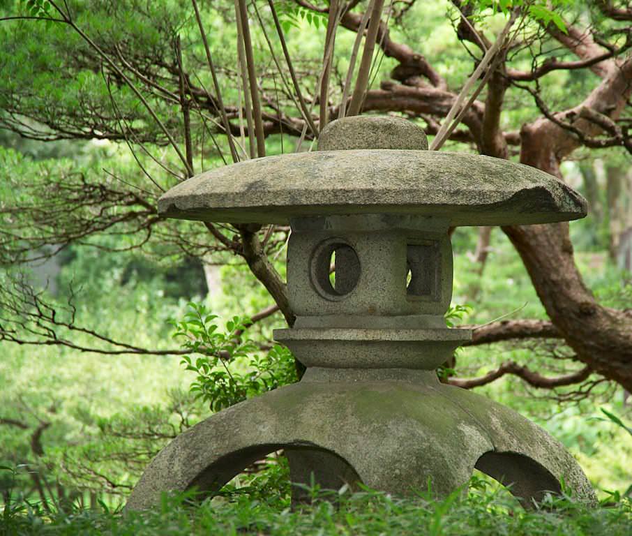 Image of: Chinese Stone Lanterns