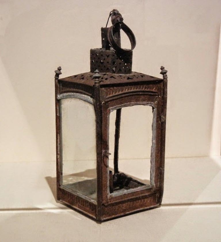 Image of: Colonial Lantern Candle