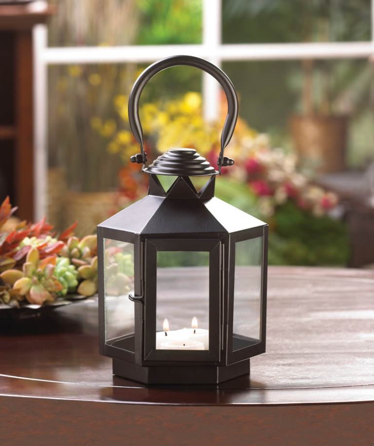 Image of: Colonial Style Lantern