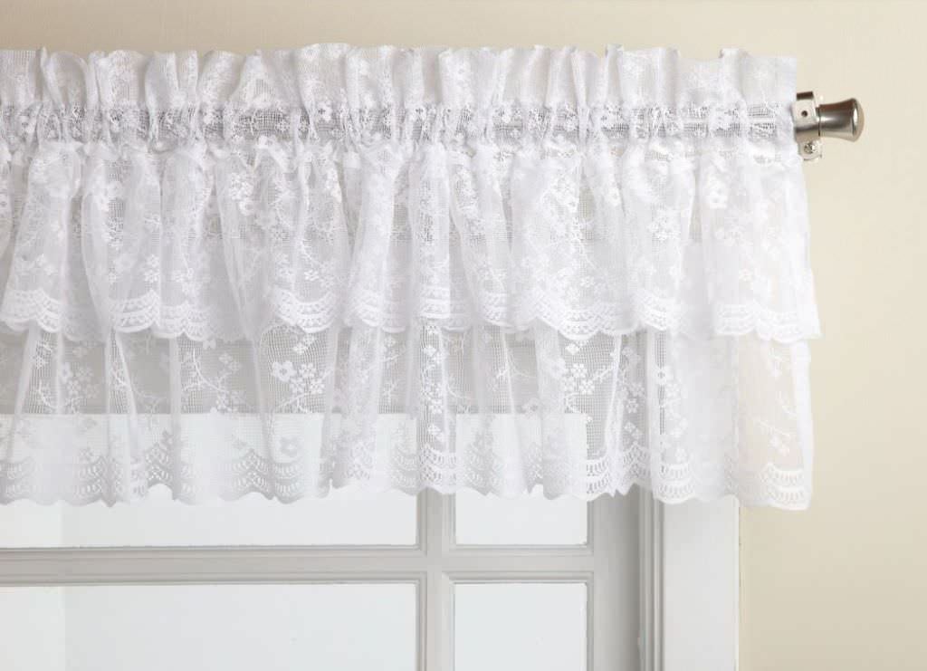 Image of: Country Ruffled Lace Curtains