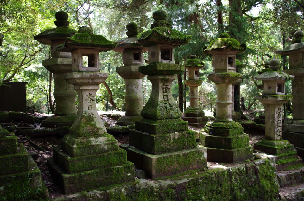 Image of: Meaning Of Japanese Stone Lanterns
