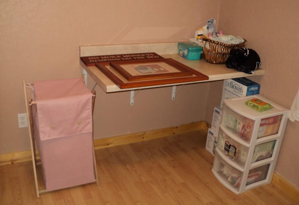 Image of: Diy Wall Mounted Changing Table