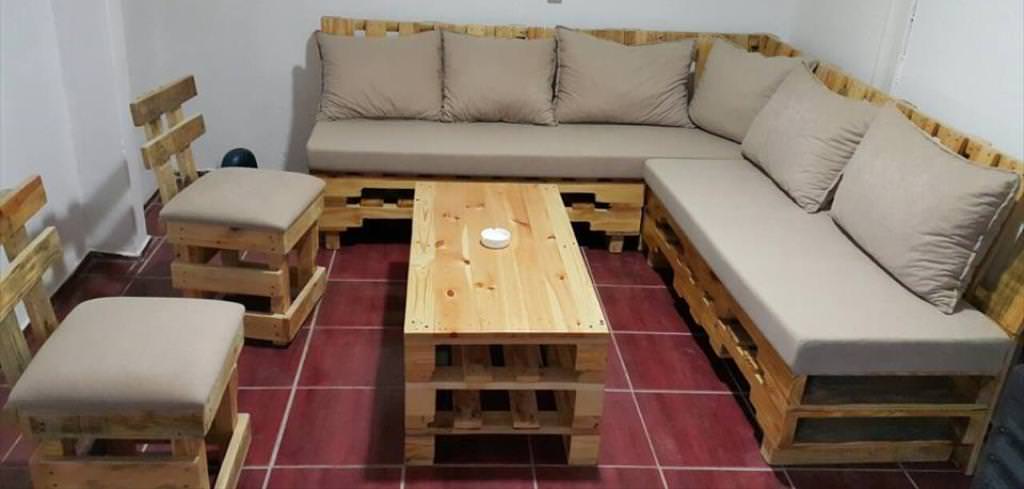 Image of: Indoor Pallet Couch Plans
