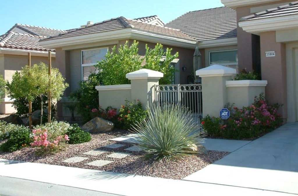 Image of: Low Maintenance Front Yard