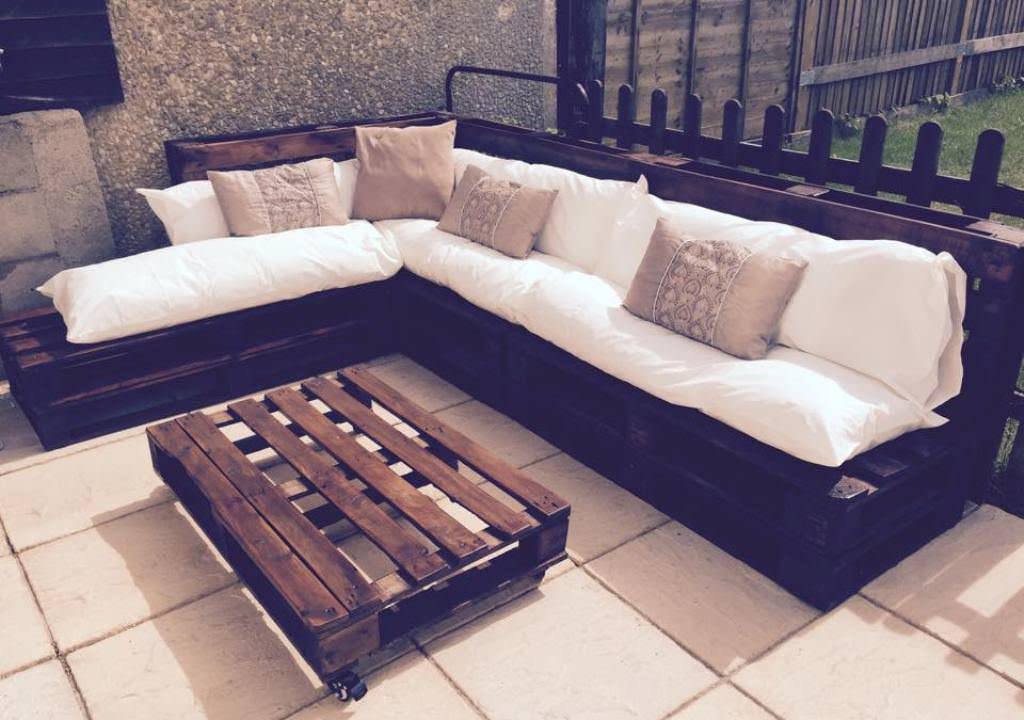 Image of: Pallet Couch Ideas