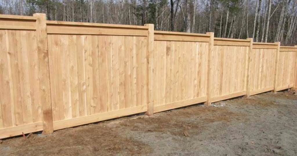 Image of: Types Of Wooden Fences For Front Yard