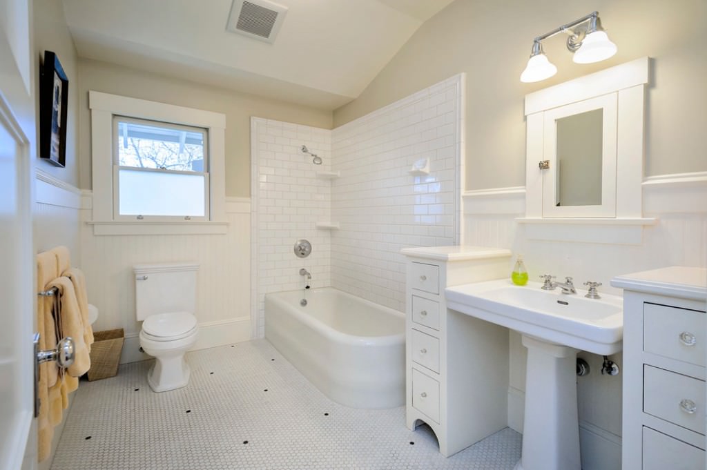 Image of: Bathtub Subway Tile Designs