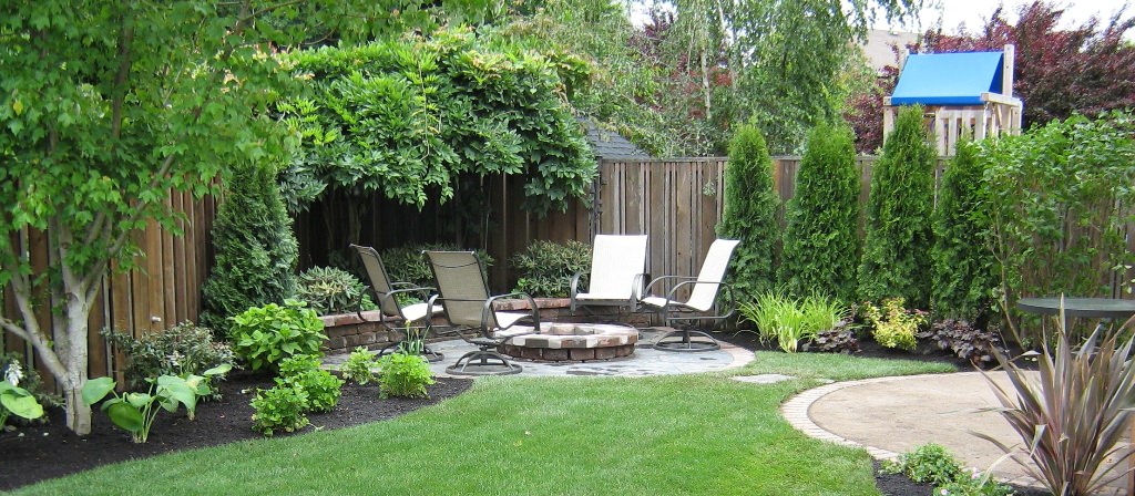 Image of: Best Backyard Landscape Design