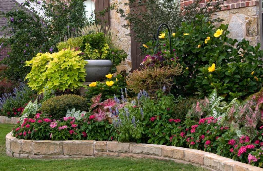 Image of: Best Flower Bed Planners