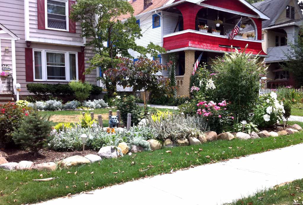 Image of: Best Small Front Yard Landscaping Ideas With Rocks