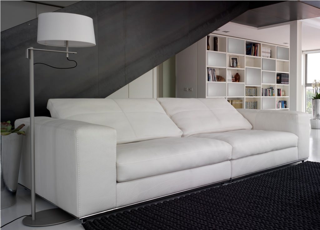Image of: Contemporary Leather Sectional Sofa