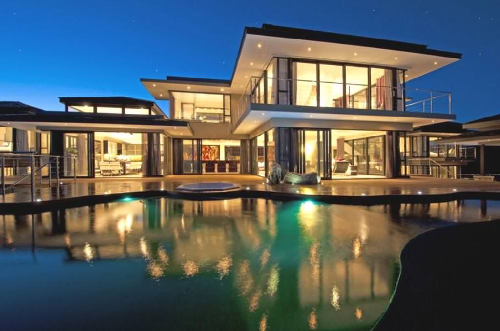 Image of: Luxurious Houses