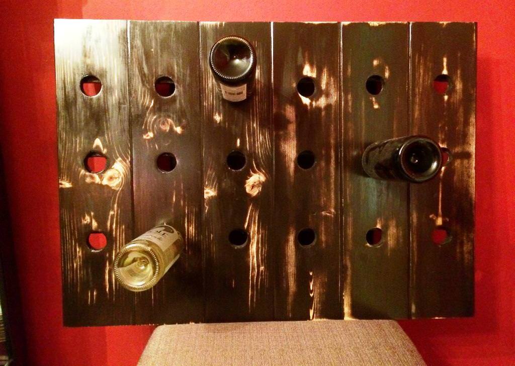 Image of: Pallet Wood Wine Rack
