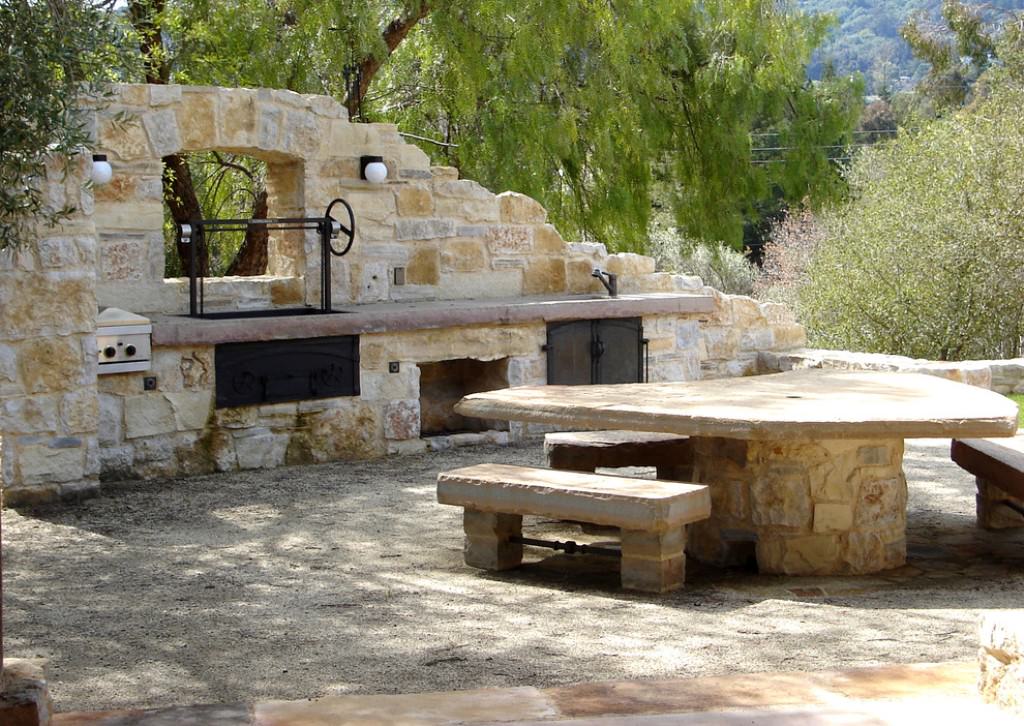 Image of: Rustic Outdoor Cooking Areas