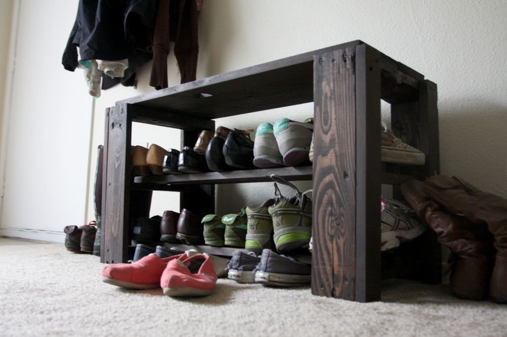 Image of: Shoe Display Shelves Ideas