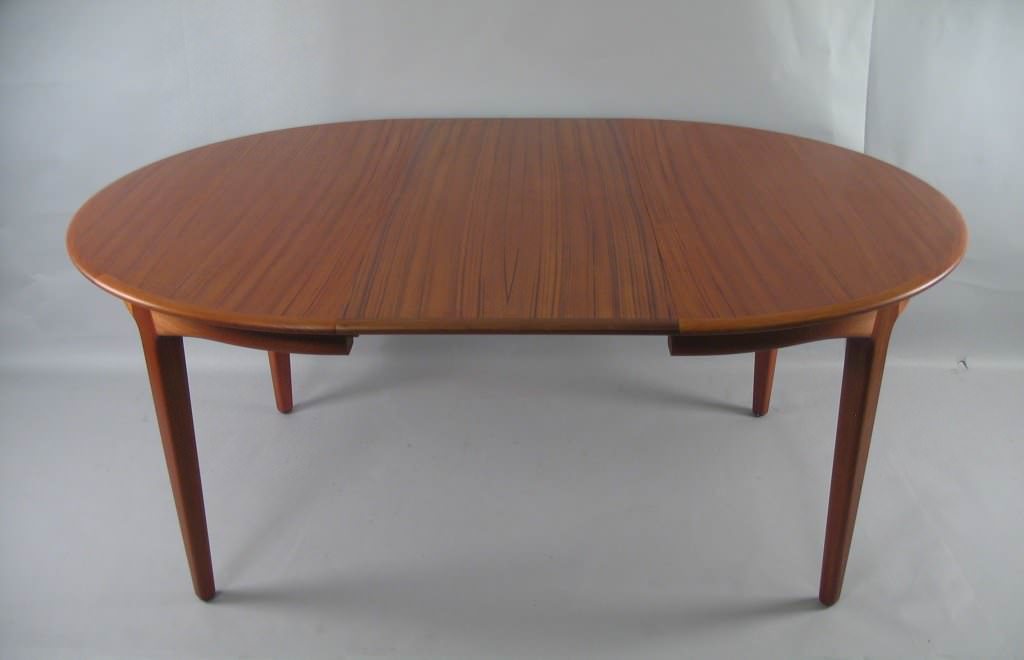 Image of: Teak Outdoor Dining Table
