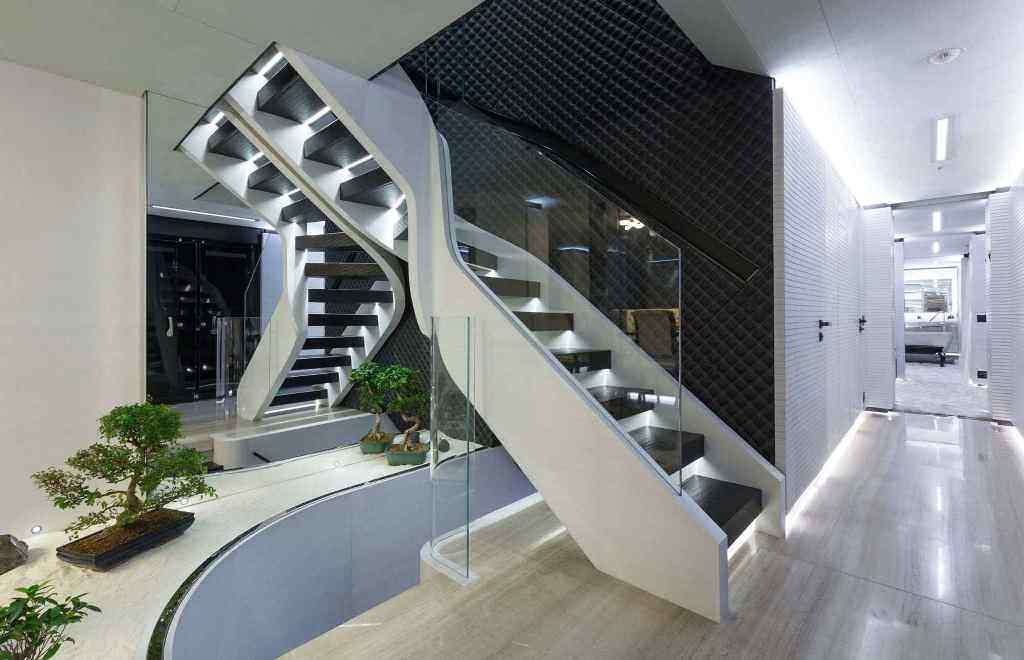 Image of: Houses With Unusual Staircases