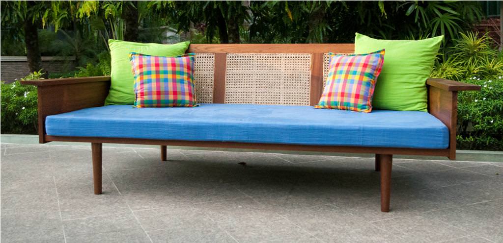 Image of: Outdoor Teak Daybed