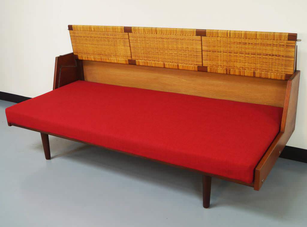 Image of: Teak Daybed Styles