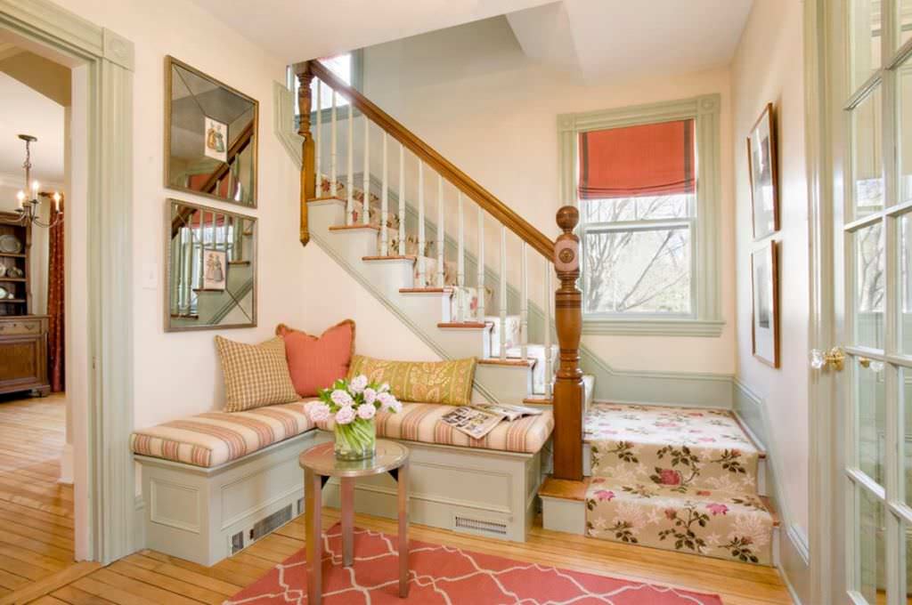 Image of: Corner Entryway Bench Idea Pictures