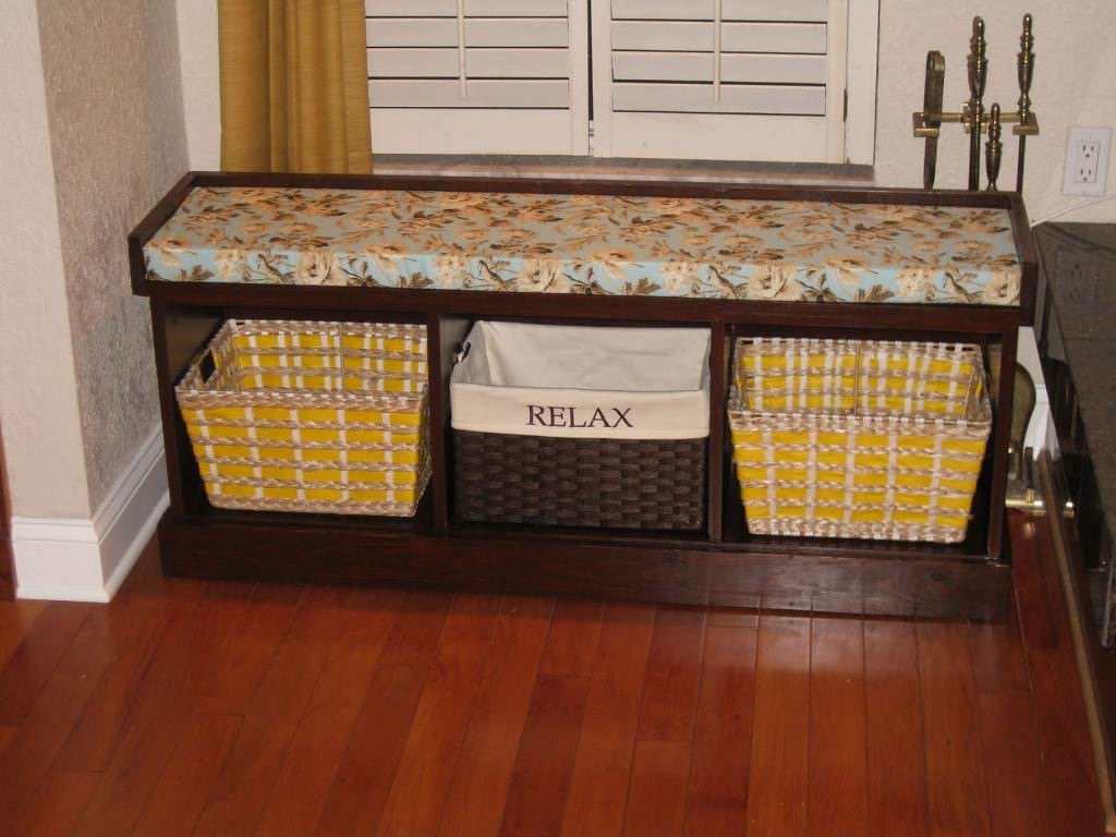 Image of: Corner Entryway Bench With Storage
