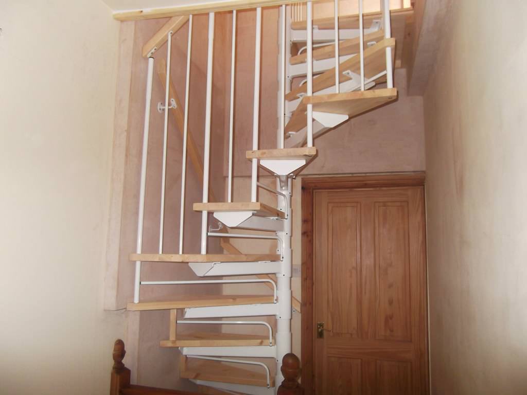 Image of: Retracting Loft Staircase