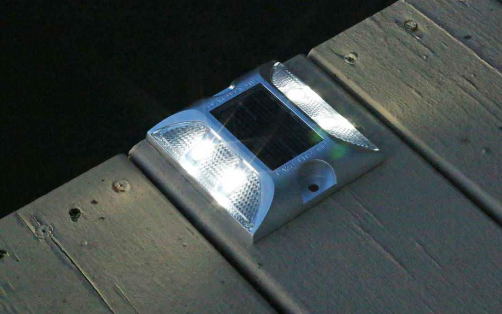 Image of: Solar Accent Lights On Decks
