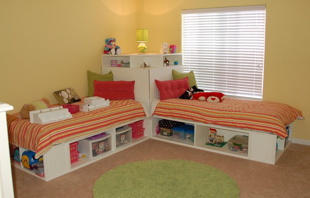 Image of: childrens twin beds with storage idea