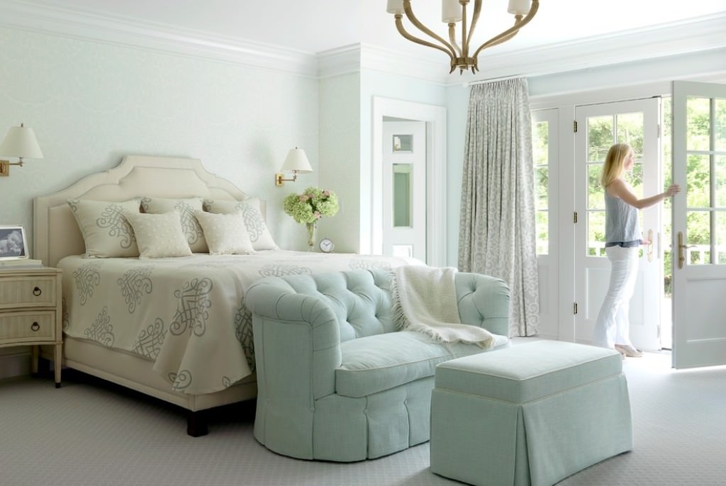 Image of: small loveseat for end of bed