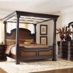 north-shore-king-canopy-bed-set