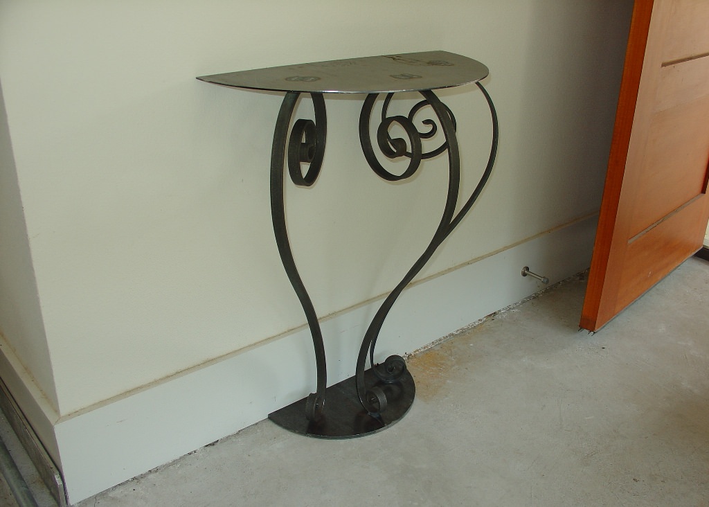 Image of: small wrought iron table for entryway