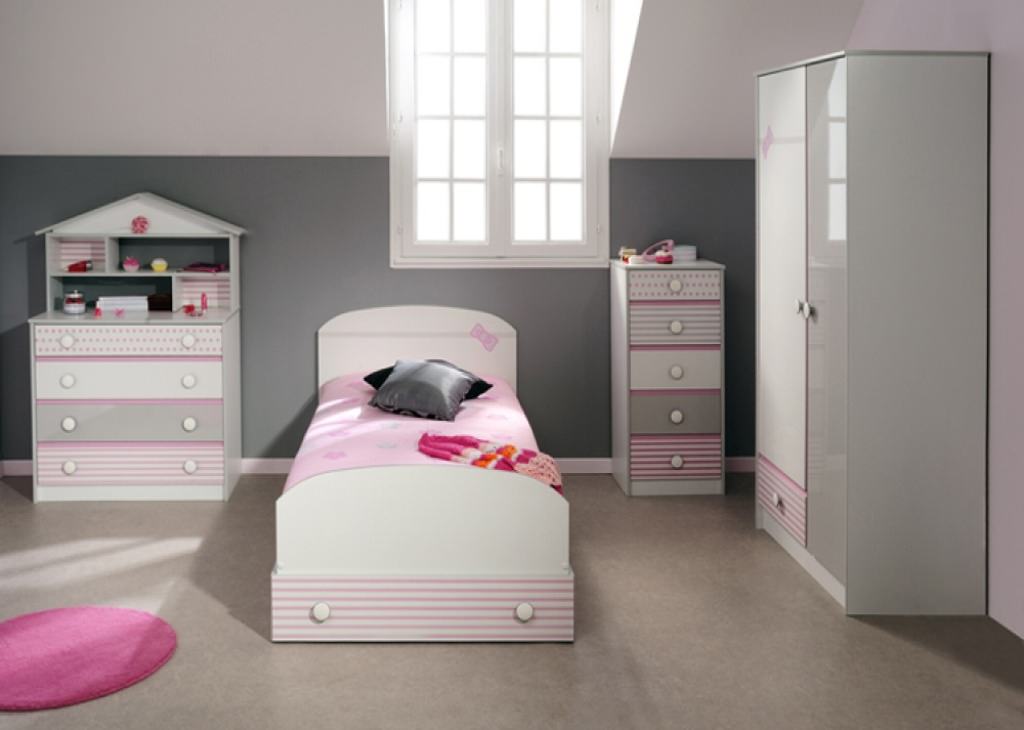 Image of: storage solutions for small bedrooms layout