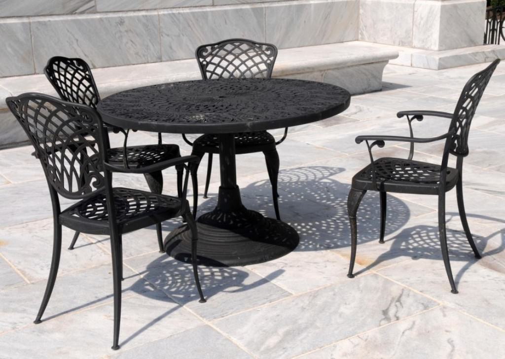 Image of: wrought iron patio table