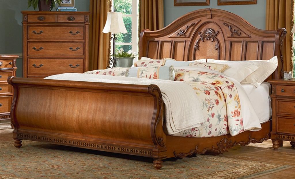 Image of: antique pine sleigh bed