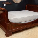 antique-sleigh-bed