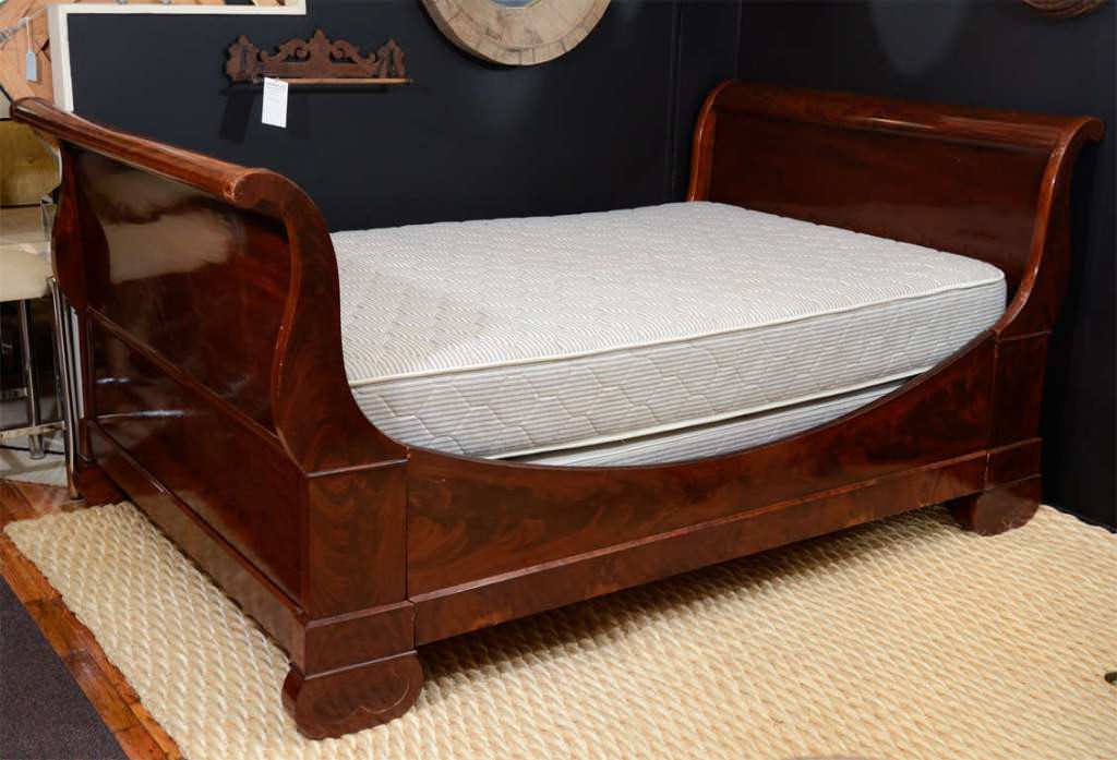 Image of: antique sleigh bed