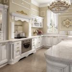 antique-white-kitchen-cabinets-idea